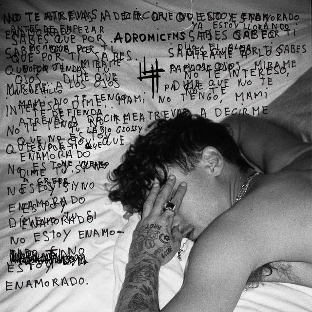 Portada del álbum ADROMICFMS 4 con estilo visual artístico